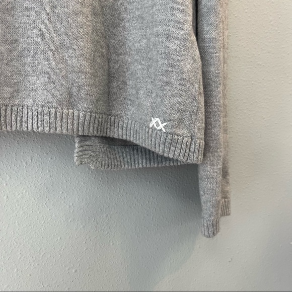 Bonjo & Matilda “Manhattan Open Back” Sweater - Picture 7 of 7